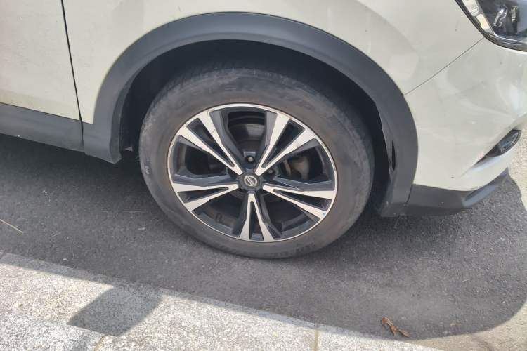 Used Nissan Qashqai 2019 2.0L CVT Luxury Edition Right Front Wheel Hub