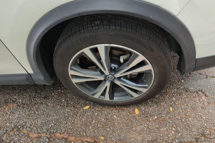 Used Nissan Qashqai 2019 2.0L CVT Luxury Edition Right Front Wheel Hub