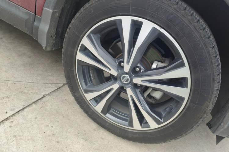 Used Nissan Qashqai 2019 2.0L CVT Luxury Edition Right Front Wheel Hub
