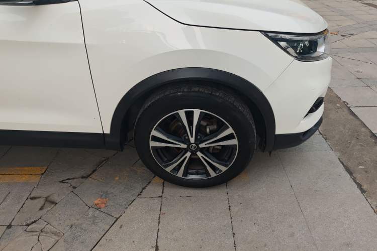 Used Nissan Qashqai 2019 2.0L CVT Luxury Edition Right Front Wheel Hub