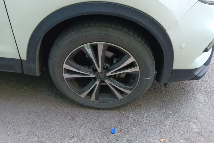 Used Nissan Qashqai 2019 2.0L CVT Luxury Edition Right Front Wheel Hub