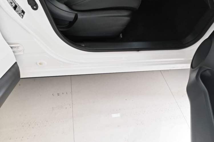 Used Nissan Qashqai 2019 2.0L CVT Luxury Edition Right Side Sill