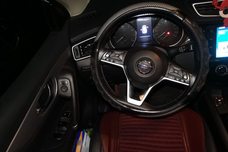 Used Nissan Qashqai 2019 2.0L CVT Luxury Edition Steering Wheel