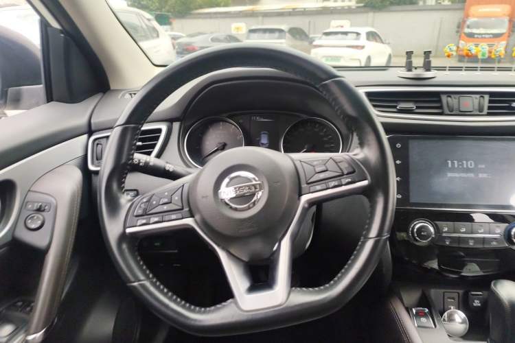 Used Nissan Qashqai 2019 2.0L CVT Luxury Edition Steering Wheel
