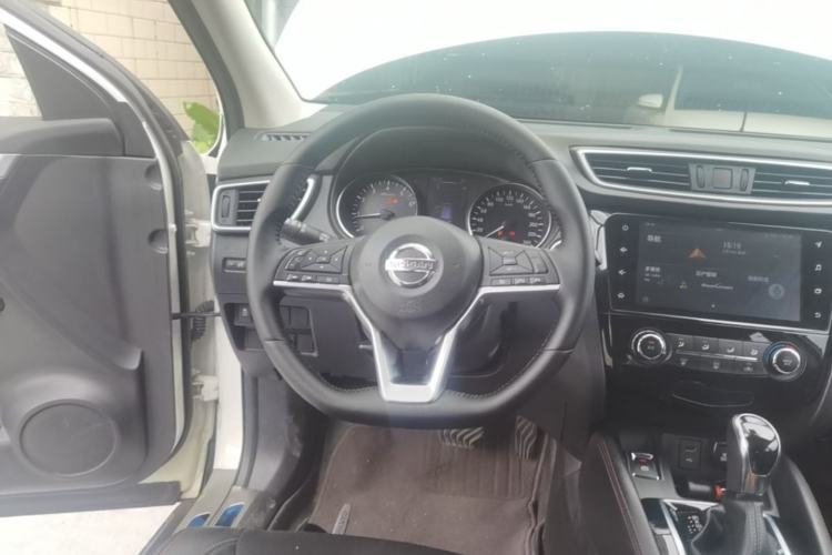 Used Nissan Qashqai 2019 2.0L CVT Luxury Edition Steering Wheel