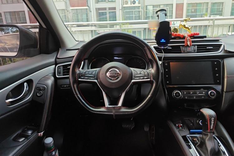 Used Nissan Qashqai 2019 2.0L CVT Luxury Edition Steering Wheel