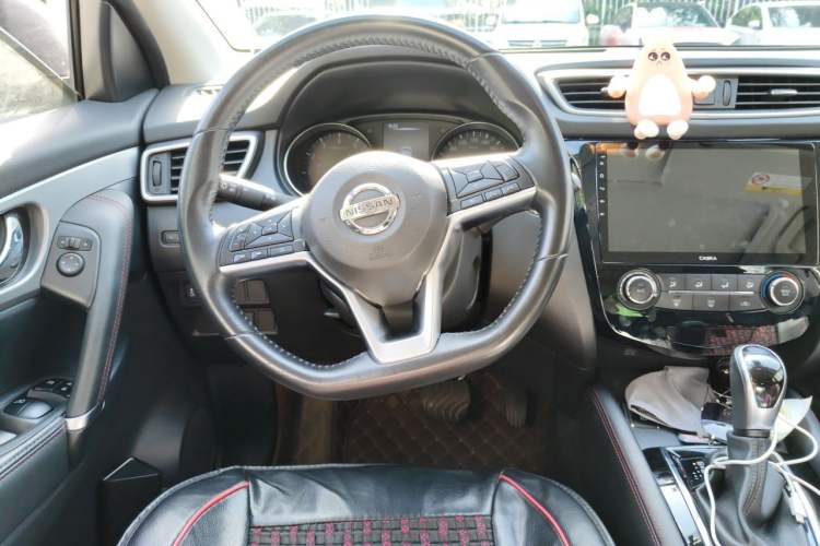 Used Nissan Qashqai 2019 2.0L CVT Luxury Edition Steering Wheel
