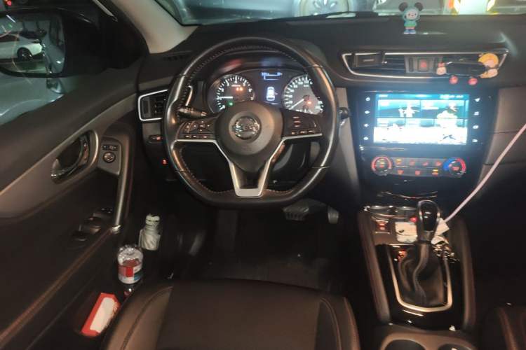 Used Nissan Qashqai 2019 2.0L CVT Luxury Edition Steering Wheel