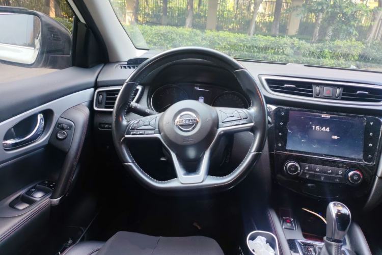 Used Nissan Qashqai 2019 2.0L CVT Luxury Edition Steering Wheel