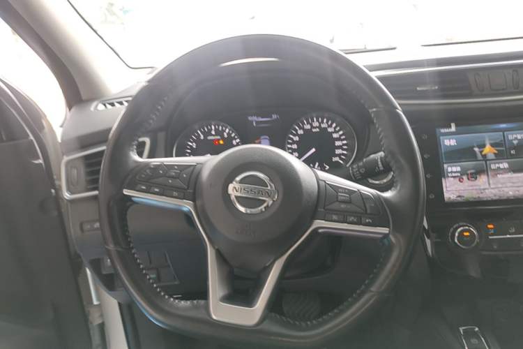 Used Nissan Qashqai 2019 2.0L CVT Luxury Edition Steering Wheel