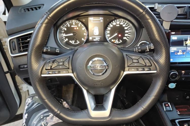 Used Nissan Qashqai 2019 2.0L CVT Luxury Edition Steering Wheel