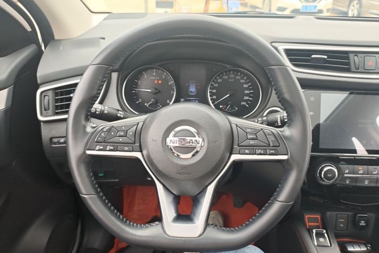 Used Nissan Qashqai 2019 2.0L CVT Luxury Edition Steering Wheel
