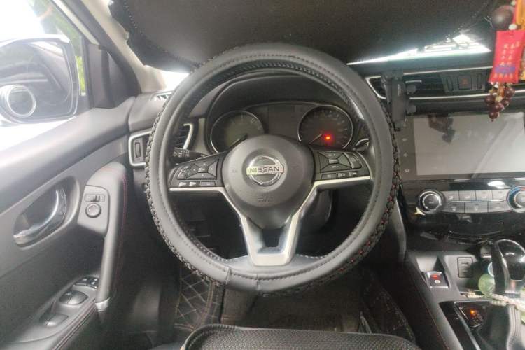 Used Nissan Qashqai 2019 2.0L CVT Luxury Edition Steering Wheel