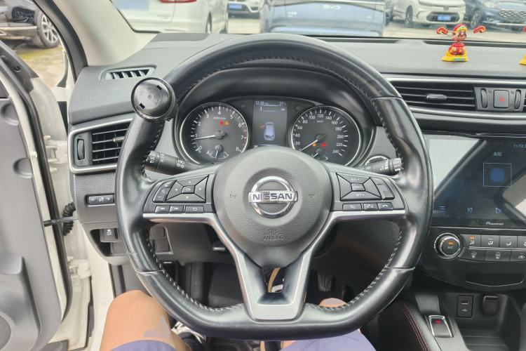 Used Nissan Qashqai 2019 2.0L CVT Luxury Edition Steering Wheel