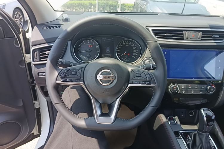Used Nissan Qashqai 2019 2.0L CVT Luxury Edition Steering Wheel