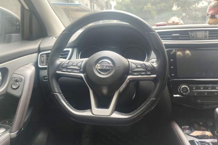 Used Nissan Qashqai 2019 2.0L CVT Luxury Edition Steering Wheel