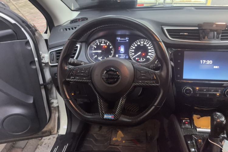 Used Nissan Qashqai 2019 2.0L CVT Luxury Edition Steering Wheel