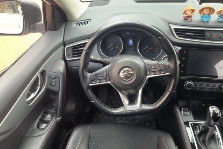 Used Nissan Qashqai 2019 2.0L CVT Luxury Edition Steering Wheel
