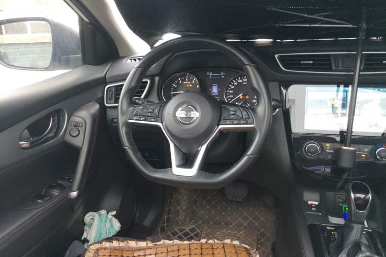 Used Nissan Qashqai 2019 2.0L CVT Luxury Edition Steering Wheel