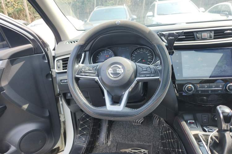 Used Nissan Qashqai 2019 2.0L CVT Luxury Edition Steering Wheel