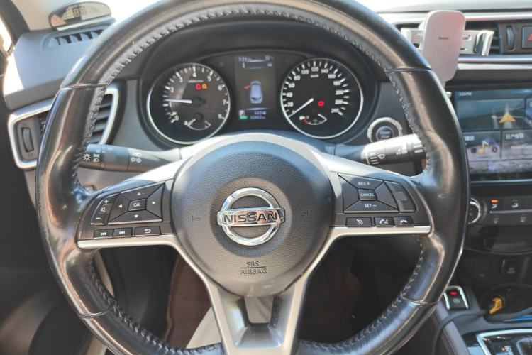Used Nissan Qashqai 2019 2.0L CVT Luxury Edition Steering Wheel