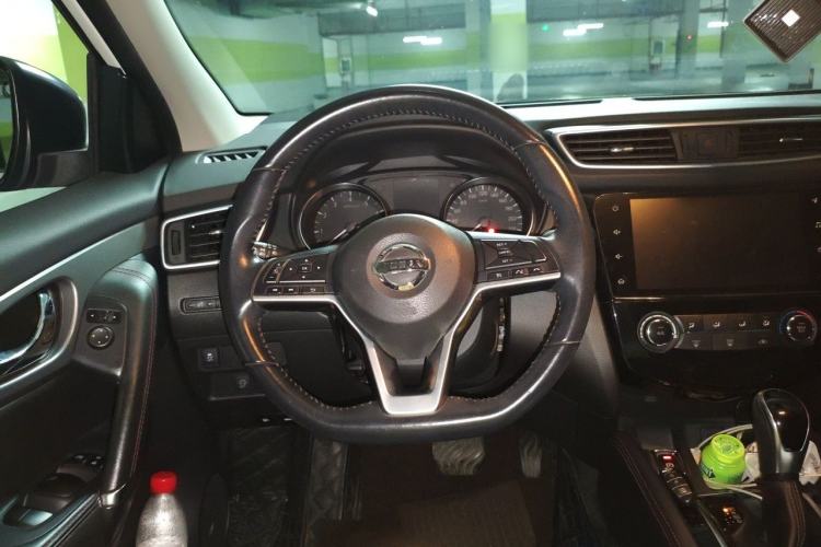 Used Nissan Qashqai 2019 2.0L CVT Luxury Edition Steering Wheel