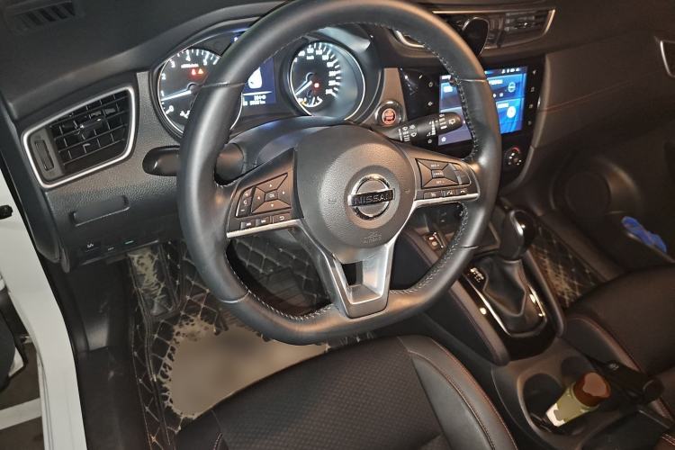 Used Nissan Qashqai 2019 2.0L CVT Luxury Edition Steering Wheel