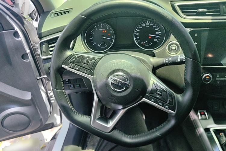 Used Nissan Qashqai 2019 2.0L CVT Luxury Edition Steering Wheel
