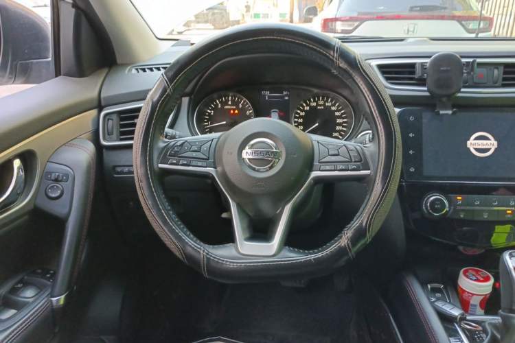 Used Nissan Qashqai 2019 2.0L CVT Luxury Edition Steering Wheel