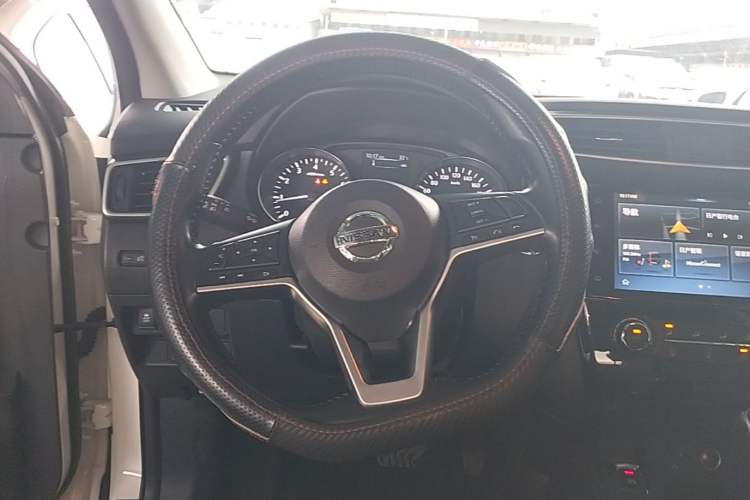 Used Nissan Qashqai 2019 2.0L CVT Luxury Edition Steering Wheel