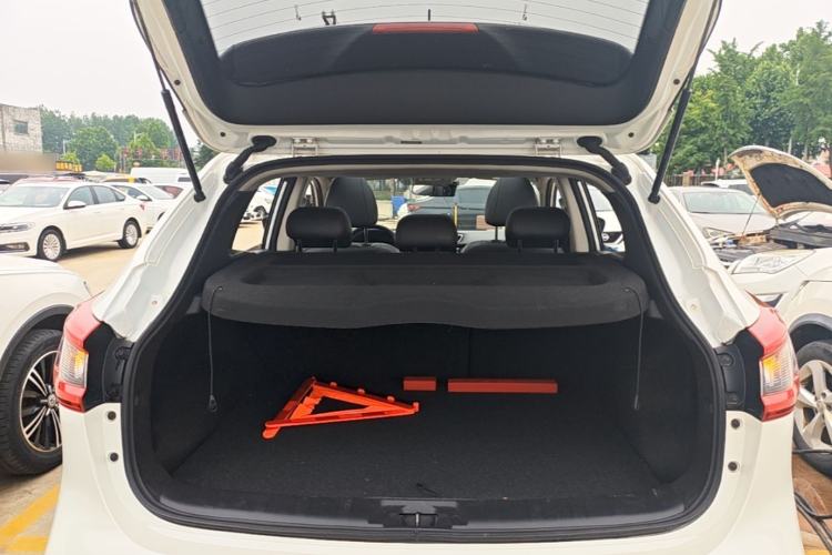 Used Nissan Qashqai 2019 2.0L CVT Luxury Edition Trunk