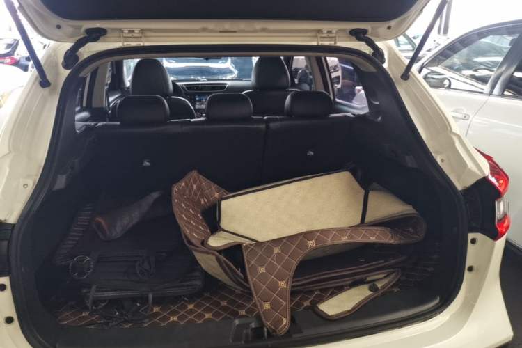 Used Nissan Qashqai 2019 2.0L CVT Luxury Edition Trunk