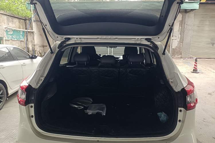 Used Nissan Qashqai 2019 2.0L CVT Luxury Edition Trunk