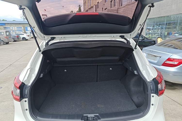 Used Nissan Qashqai 2019 2.0L CVT Luxury Edition Trunk