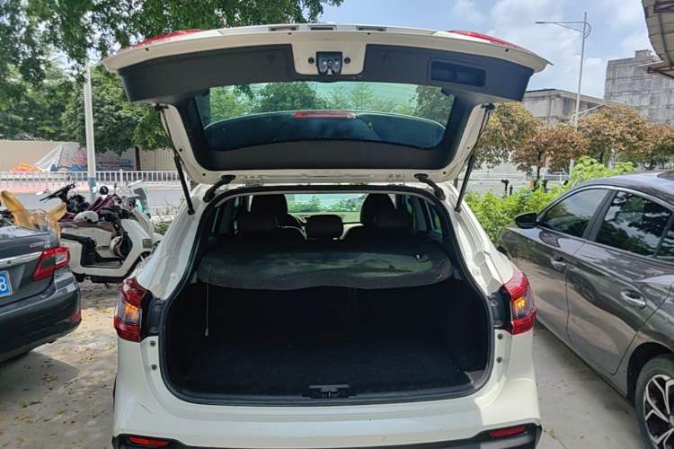 Used Nissan Qashqai 2019 2.0L CVT Luxury Edition Trunk