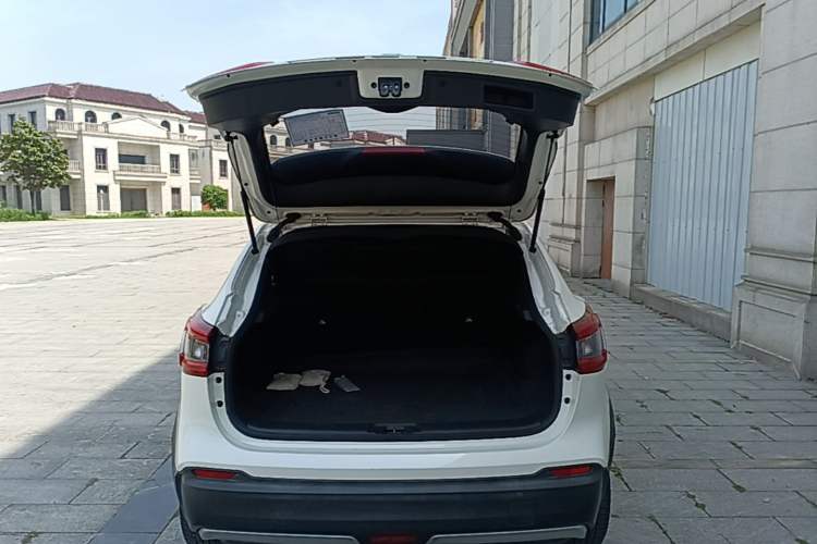 Used Nissan Qashqai 2019 2.0L CVT Luxury Edition Trunk
