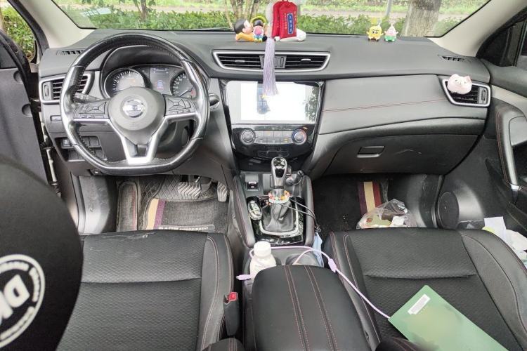 Used Nissan Qashqai 2019 2.0L CVT Luxury Edition Center Console