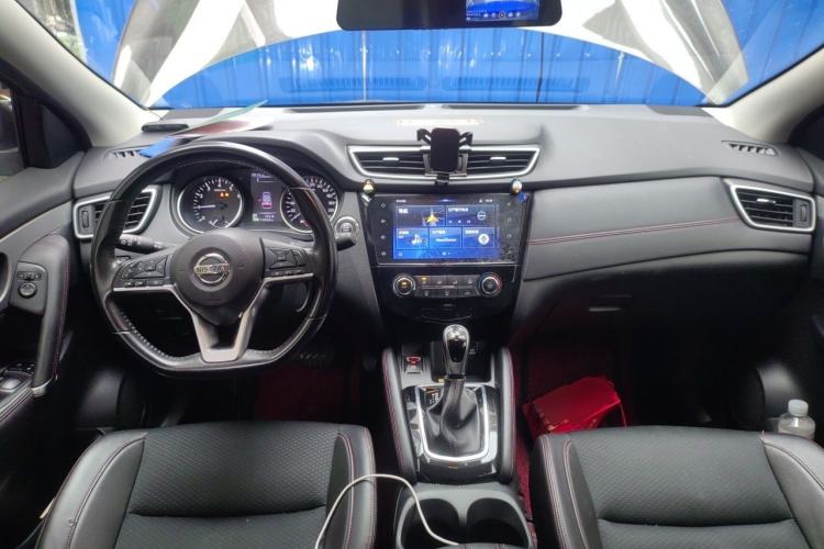 Used Nissan Qashqai 2019 2.0L CVT Luxury Edition Center Console