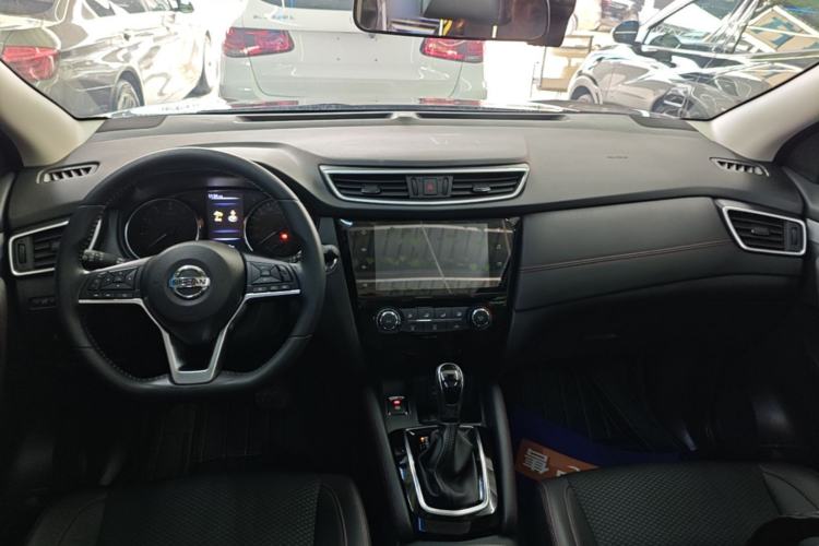 Used Nissan Qashqai 2019 2.0L CVT Luxury Edition Center Console