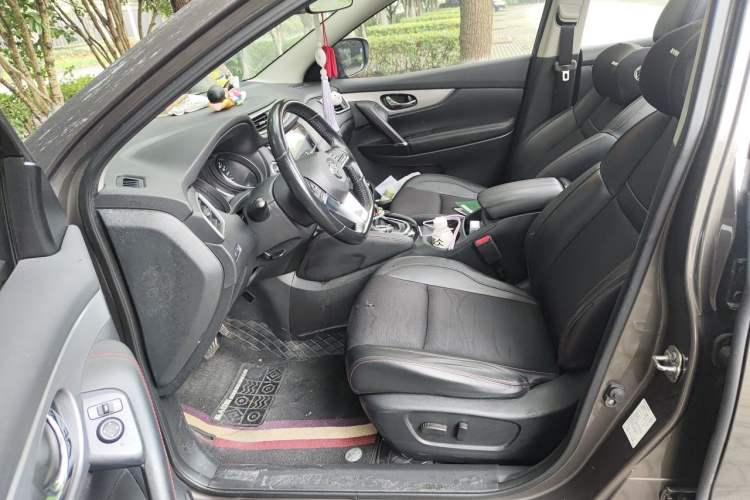 Used Nissan Qashqai 2019 2.0L CVT Luxury Edition Driver Seat