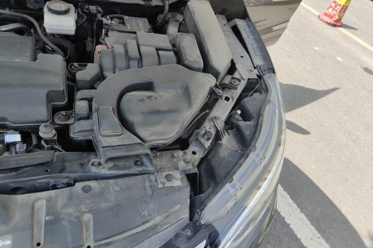 Used Nissan Qashqai 2019 2.0L CVT Luxury Edition Engine Bay Left