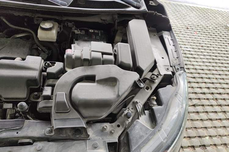 Used Nissan Qashqai 2019 2.0L CVT Luxury Edition Engine Bay Left