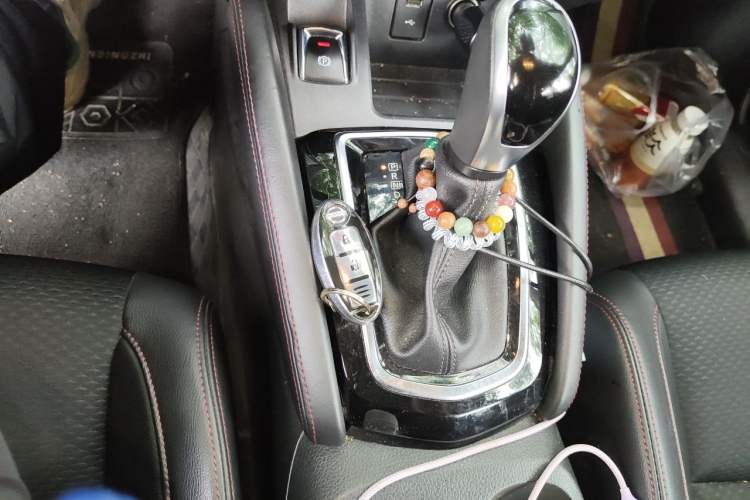 Used Nissan Qashqai 2019 2.0L CVT Luxury Edition Gear Lever