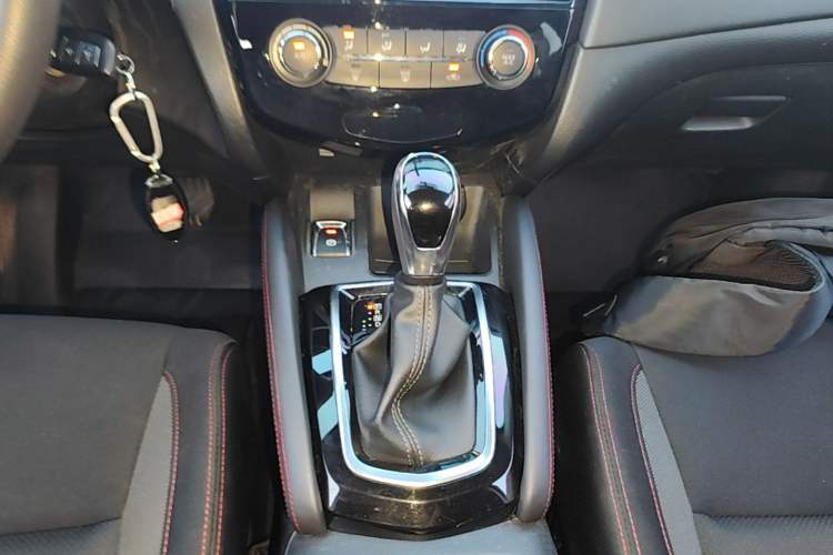 Used Nissan Qashqai 2019 2.0L CVT Smart Enjoyment Version Gear Lever