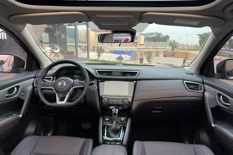 Used Nissan Qashqai 2019 2.0L CVT Luxury Edition Interior 1