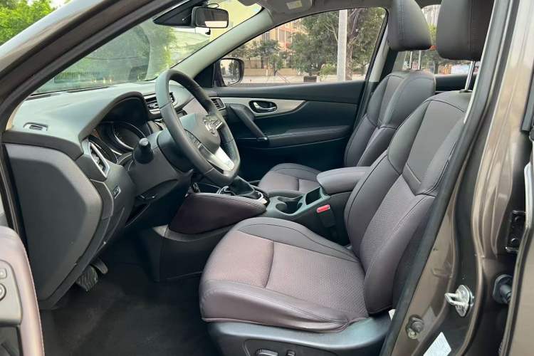 Used Nissan Qashqai 2019 2.0L CVT Luxury Edition Interior 4