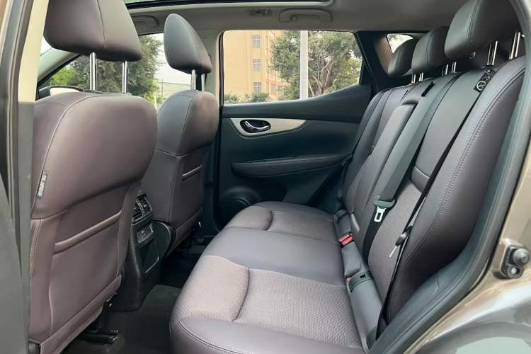 Used Nissan Qashqai 2019 2.0L CVT Luxury Edition Interior 5