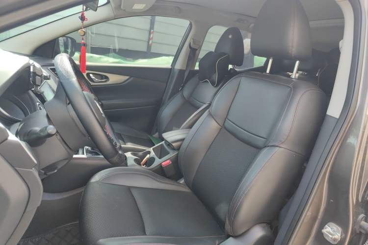 Used Nissan Qashqai 2019 2.0L CVT Luxury Edition Left Front Seat