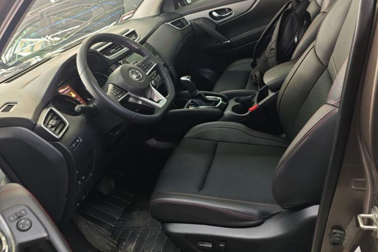 Used Nissan Qashqai 2019 2.0L CVT Luxury Edition Left Front Seat