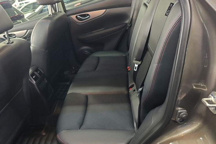 Used Nissan Qashqai 2019 2.0L CVT Luxury Edition Left Rear Seat